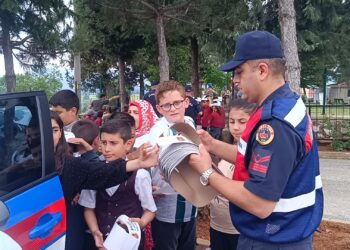 Pazaryeri’nde Jandarmadan Öğrencilere Unutulmaz Gün: Hem Eğitim Aldılar Hem Eğlendiler