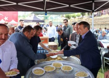 Vali Sözer, Hıdırellez Şenliklerinde Vatandaşlarla Buluştu